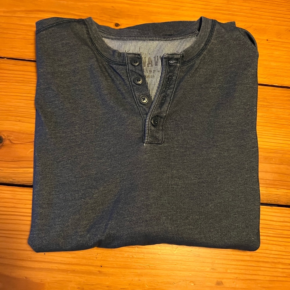 Large Old Navy 4 Button Shirt